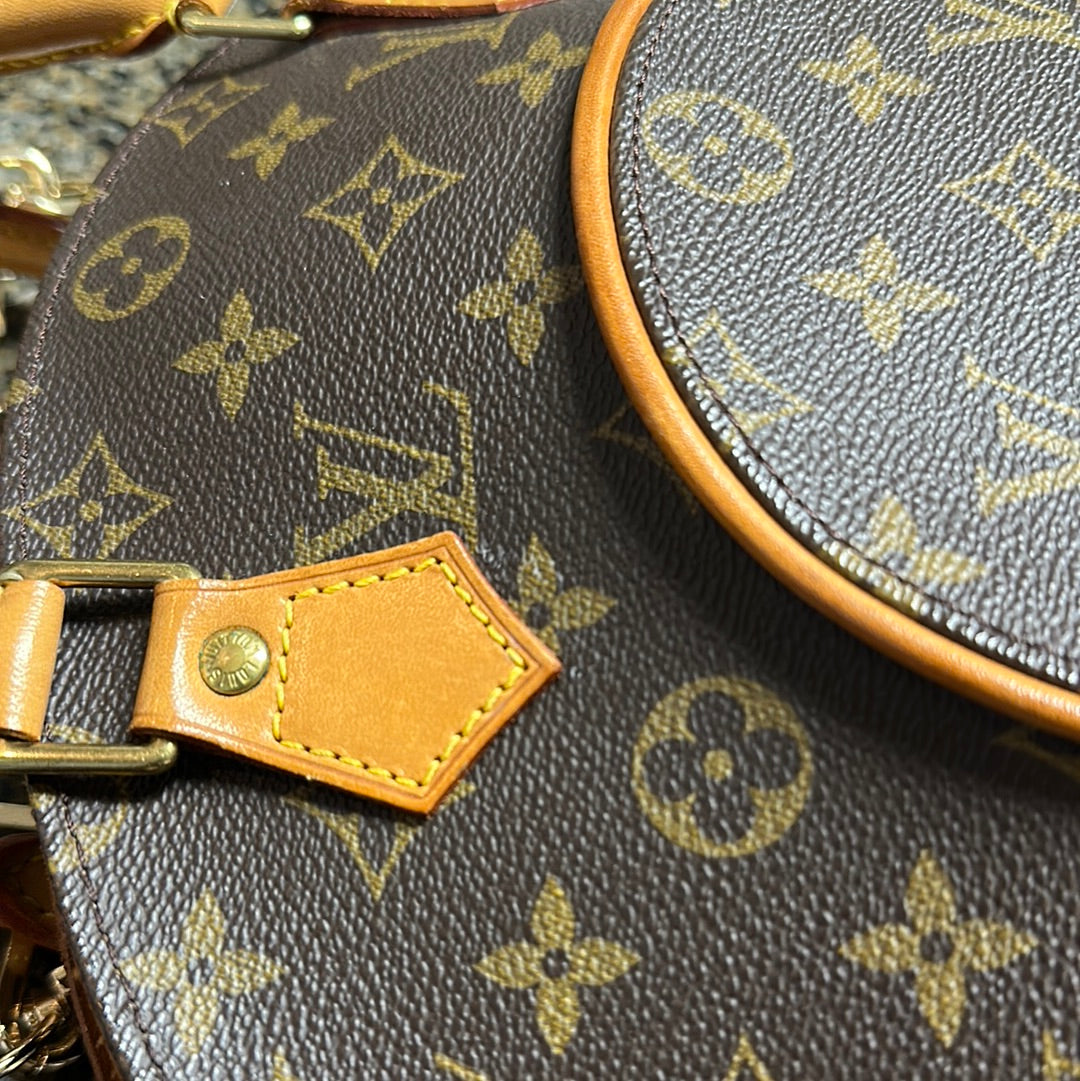 Authentic Pre-Loved MONOGRAM CANVAS ELLIPSE MM