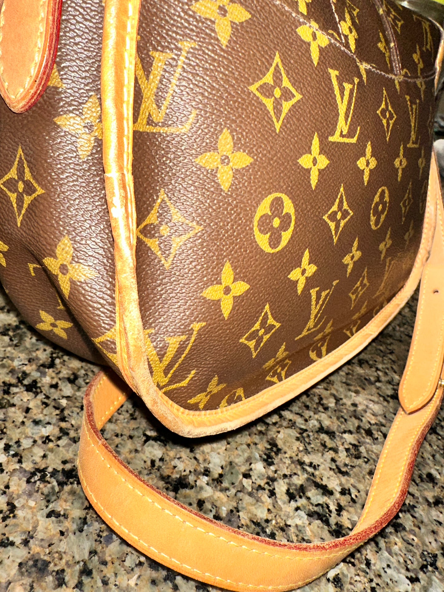 AUTHENTIC preloved LV menilmontant pm shoulder bag
