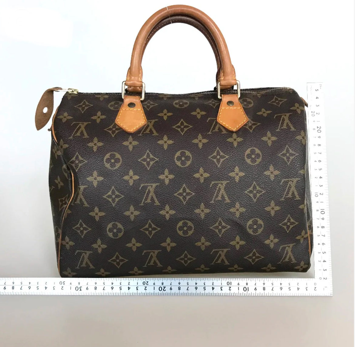 Louis Vuitton preloved speedy 30