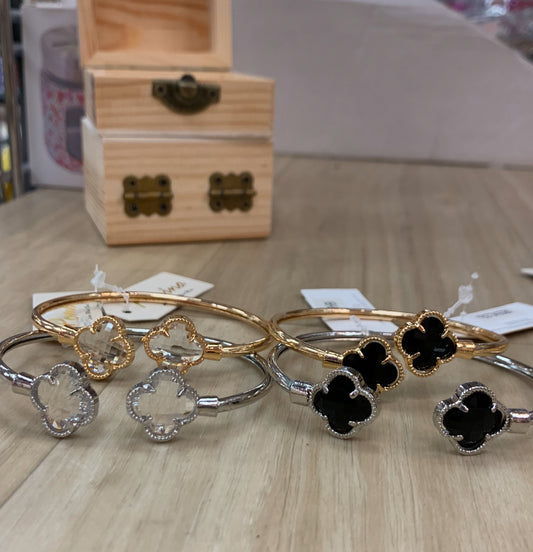 Clover bangles