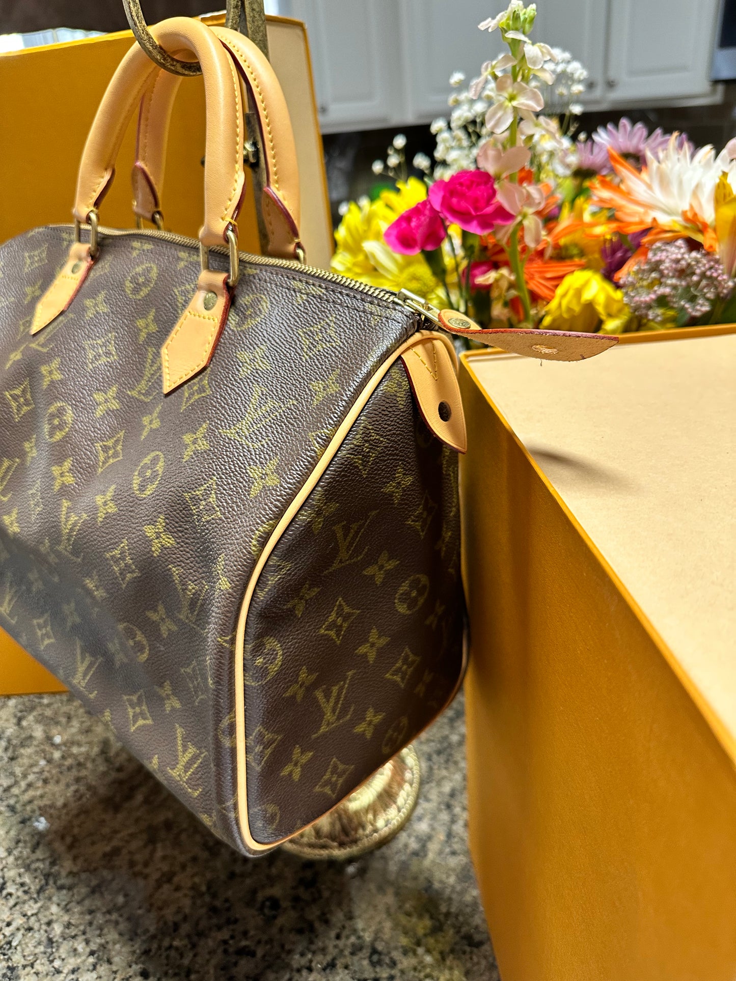 Louis Vuitton 30cm speedy